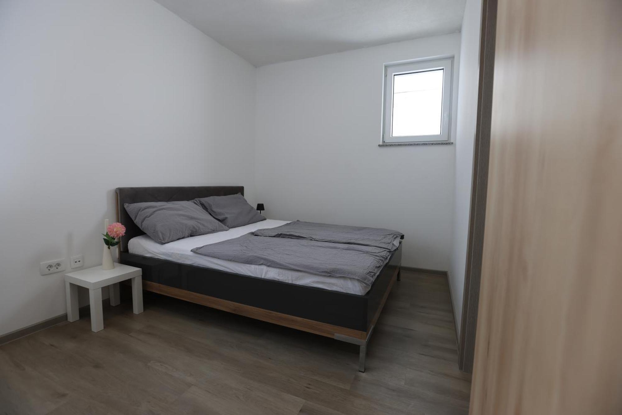 Apartman Andrea - *